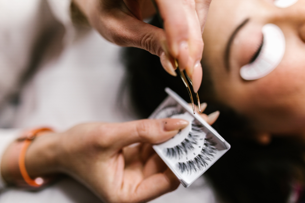 brown eyelash extensions